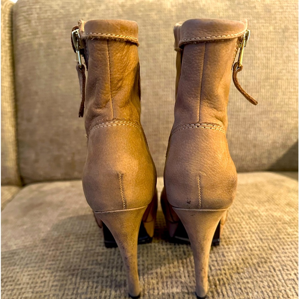Distressed platform ankle bootie - Picture 3 of 5